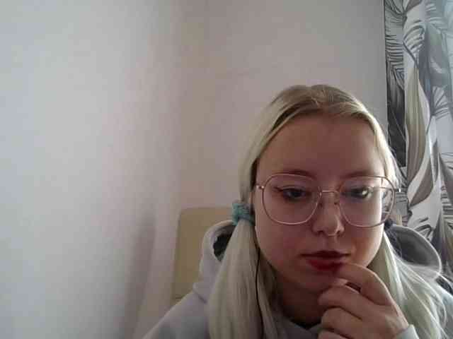MaddieOrgasm webcam