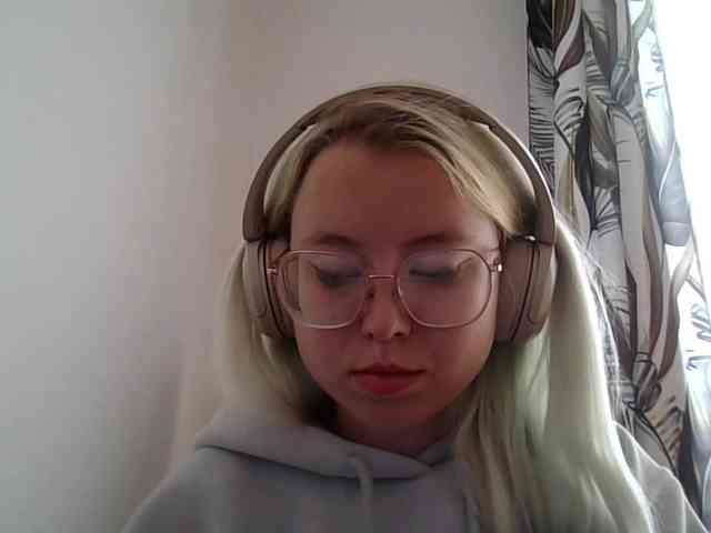 MaddieOrgasm webcam