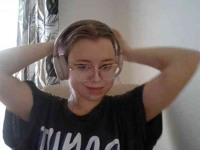 MaddieOrgasm webcam