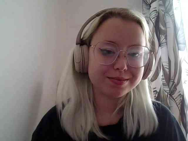 MaddieOrgasm webcam