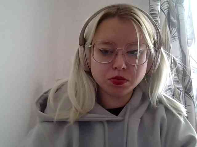 MaddieOrgasm webcam