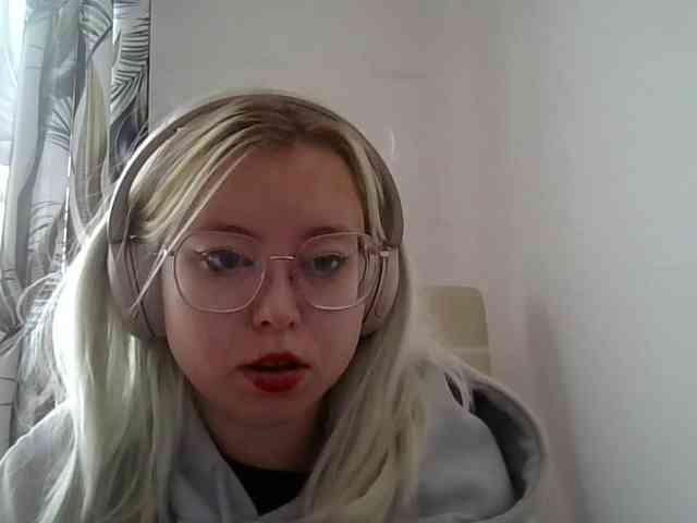 MaddieOrgasm webcam