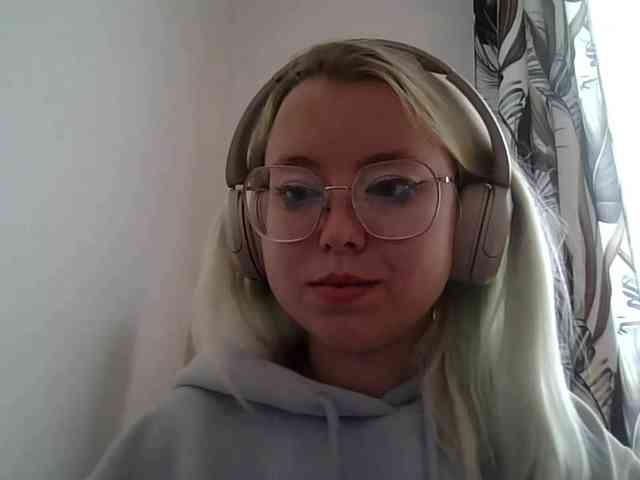 MaddieOrgasm webcam