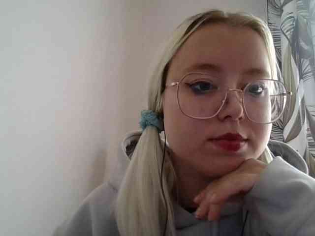 MaddieOrgasm webcam