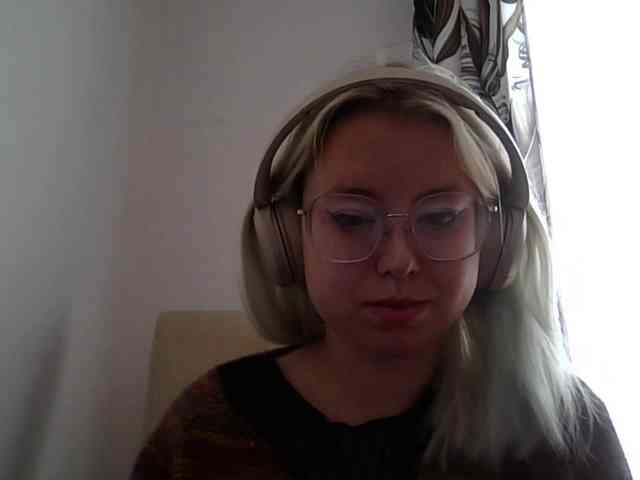 MaddieOrgasm webcam