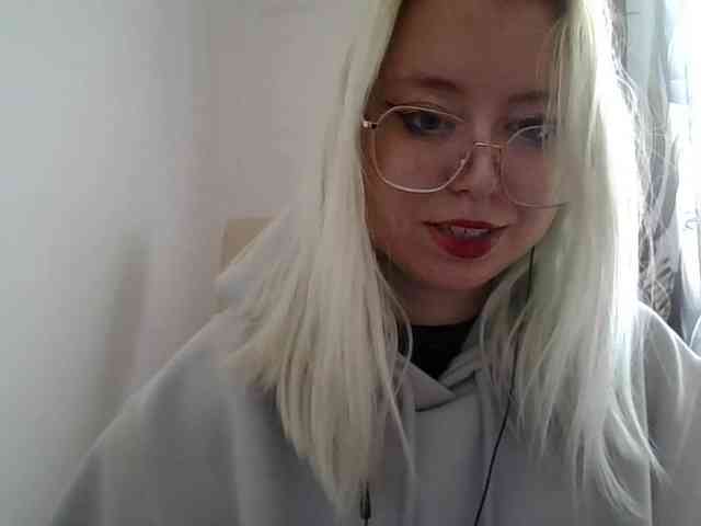 MaddieOrgasm webcam