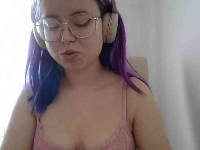 MaddieOrgasm webcam