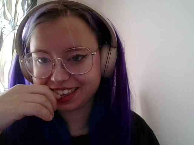 MaddieOrgasm webcam