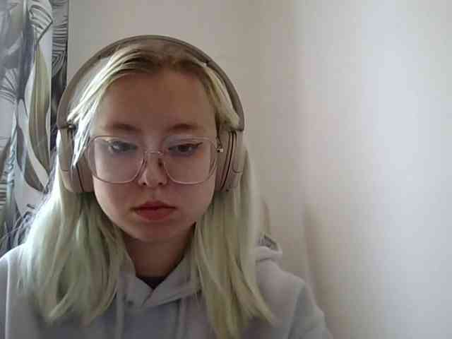 MaddieOrgasm webcam