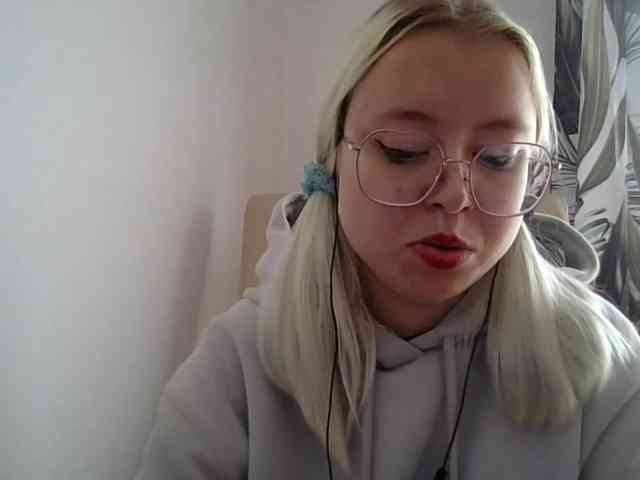MaddieOrgasm webcam