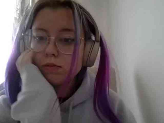 MaddieOrgasm webcam
