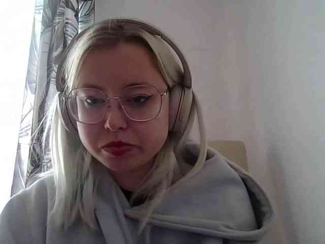 MaddieOrgasm webcam