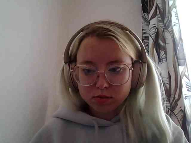 MaddieOrgasm webcam
