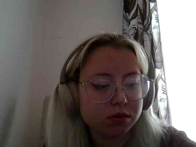 MaddieOrgasm webcam