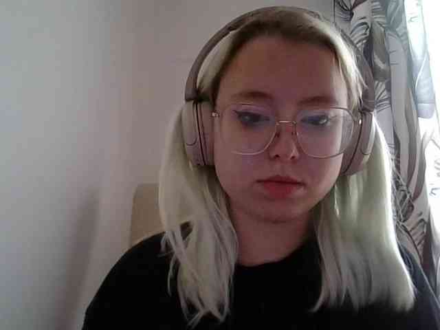 MaddieOrgasm webcam