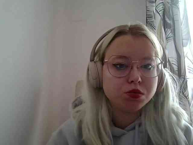 MaddieOrgasm webcam
