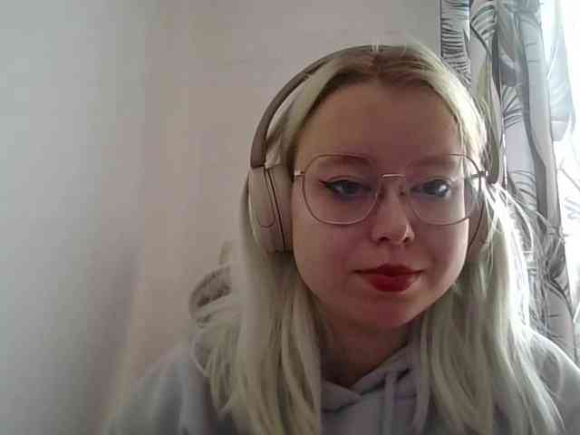 MaddieOrgasm webcam