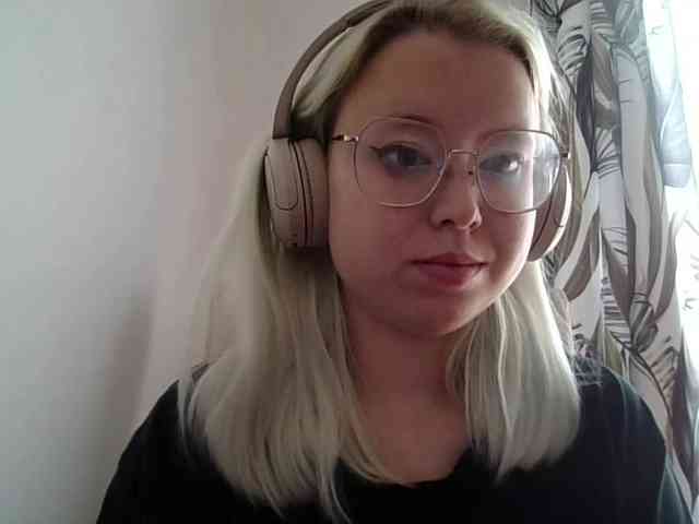 MaddieOrgasm webcam