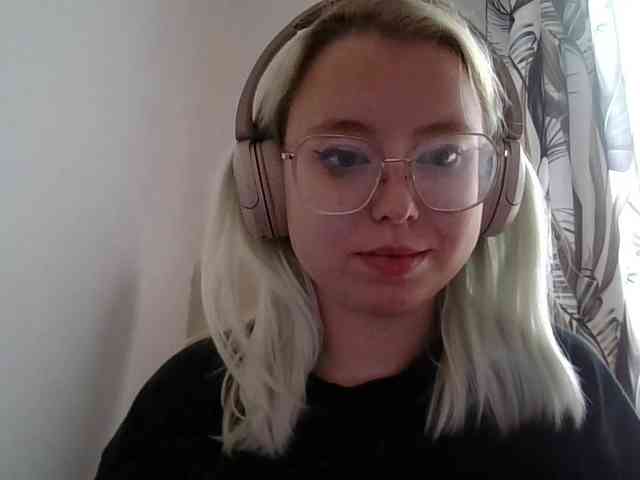 MaddieOrgasm webcam