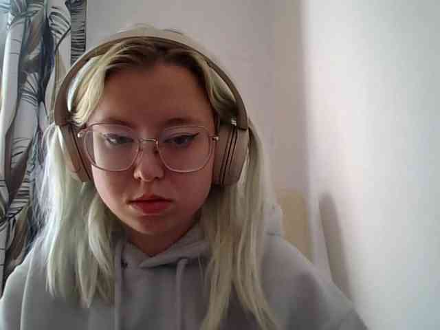MaddieOrgasm webcam