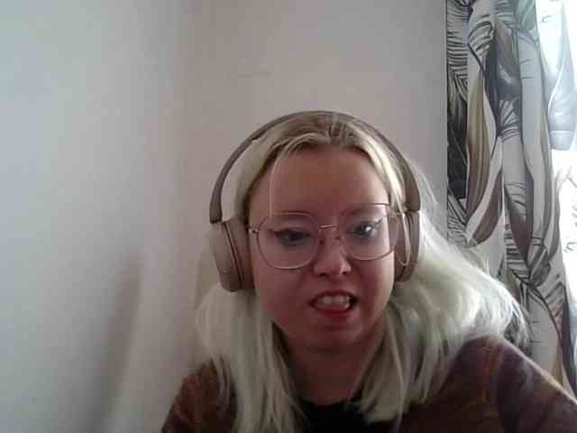 MaddieOrgasm webcam