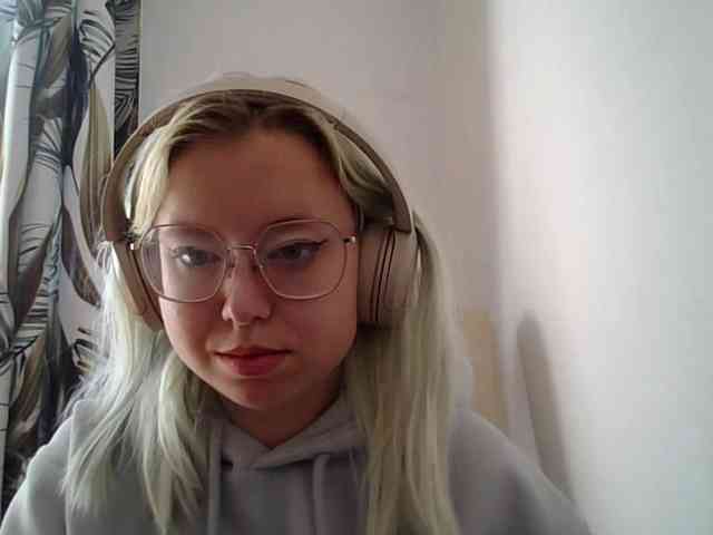 MaddieOrgasm webcam