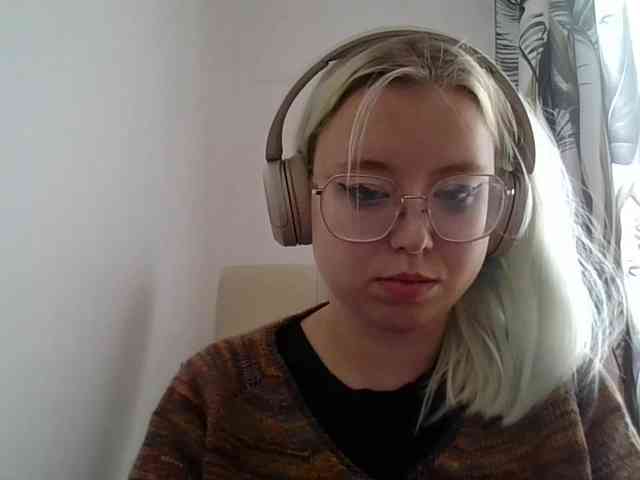 MaddieOrgasm webcam
