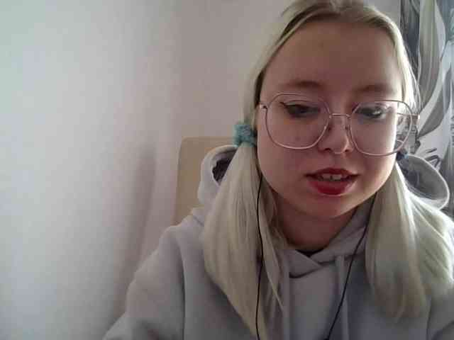 MaddieOrgasm webcam