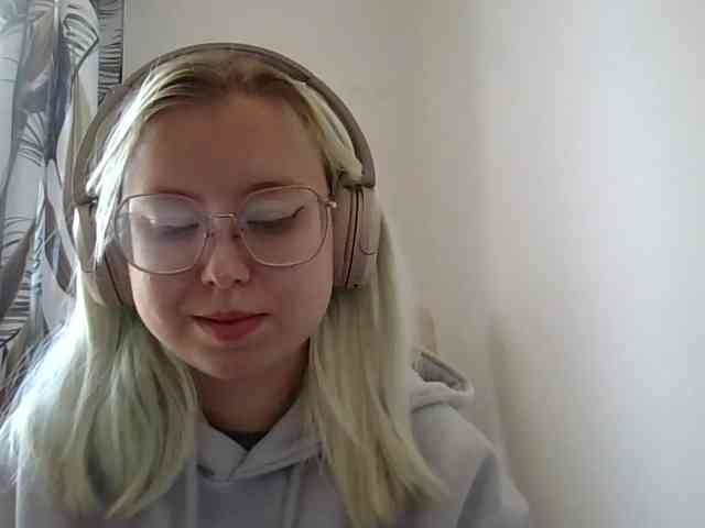 MaddieOrgasm webcam