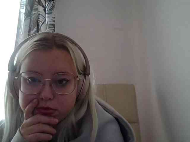MaddieOrgasm webcam