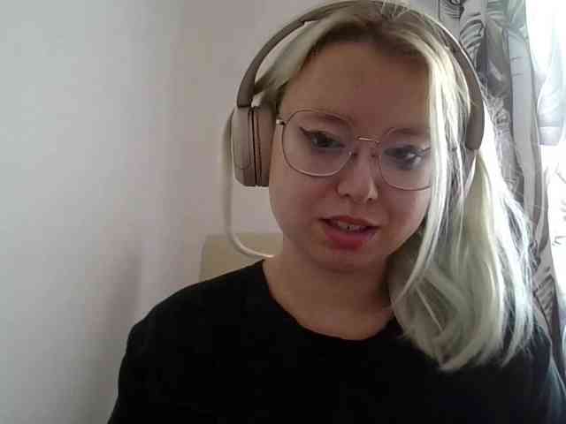 MaddieOrgasm webcam