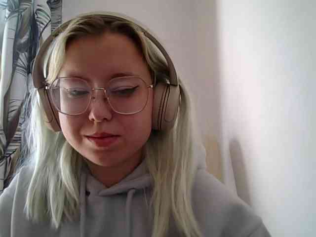 MaddieOrgasm webcam