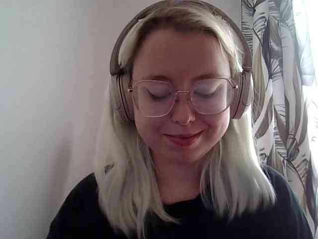 MaddieOrgasm webcam