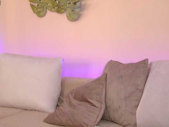 LadyMonna live cam on BongaCams