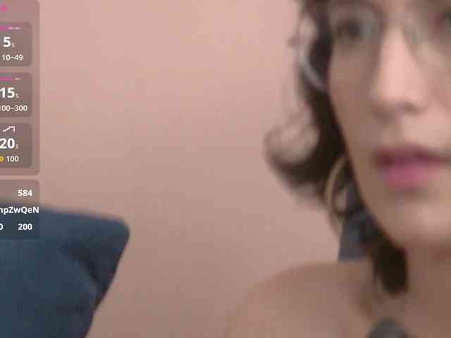 LadyMonna webcam