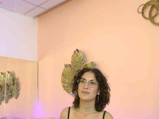 LadyMonna webcam