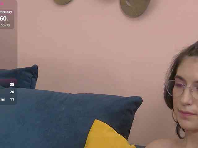 LadyMonna webcam
