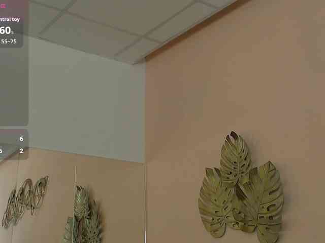 LadyMonna webcam