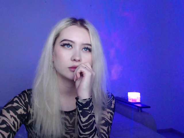 Rose044baby live cam on BongaCams