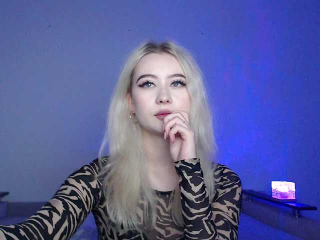 Rose044baby live cam on BongaCams