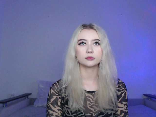 Rose044baby live cam on BongaCams
