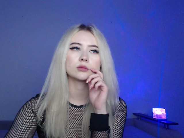 Rose044baby live cam on BongaCams