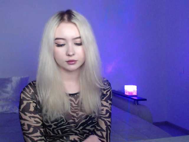Rose044baby live cam on BongaCams