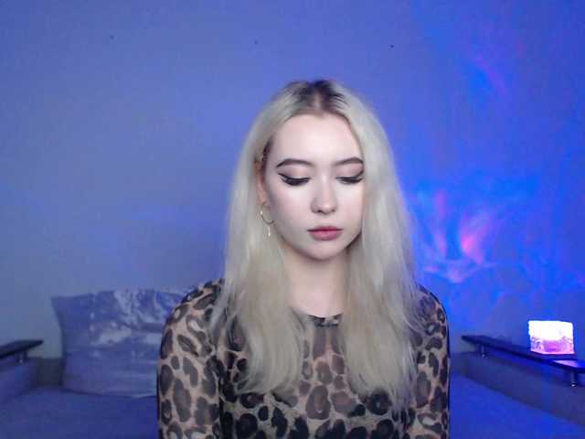 Rose044baby live cam on BongaCams