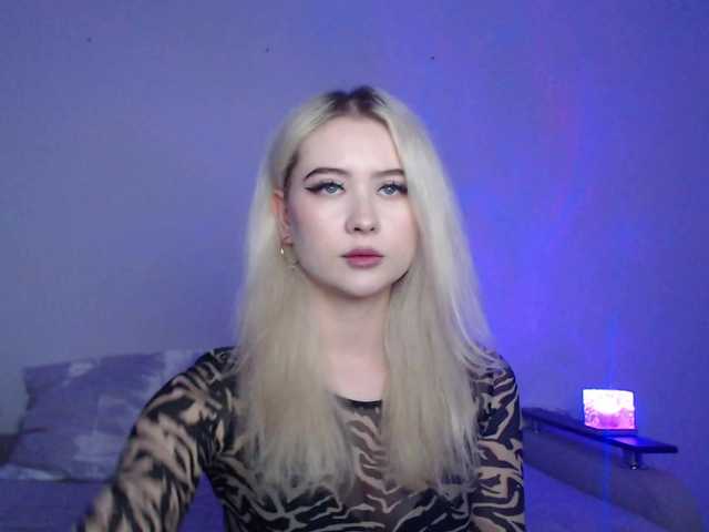 Rose044baby live cam on BongaCams