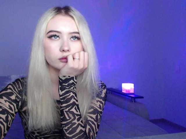 Rose044baby live cam on BongaCams