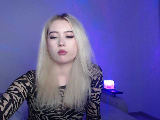 Rose044baby live cam on BongaCams
