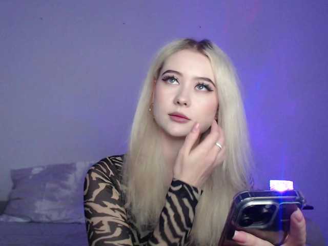 Rose044baby live cam on BongaCams