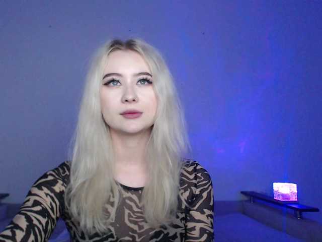 Rose044baby live cam on BongaCams