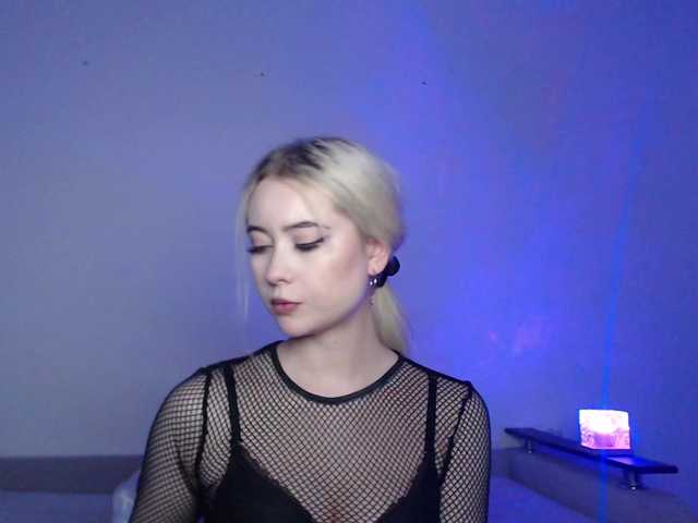 Rose044baby live cam on BongaCams
